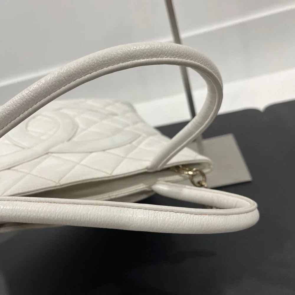 Chanel White Medallion Tote Gold Hardware (JB1027) - Picture 5 of 14